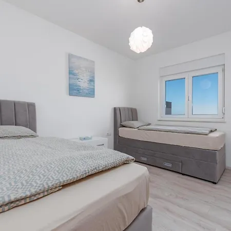 Apartment Awesome In With Wifi Povljana