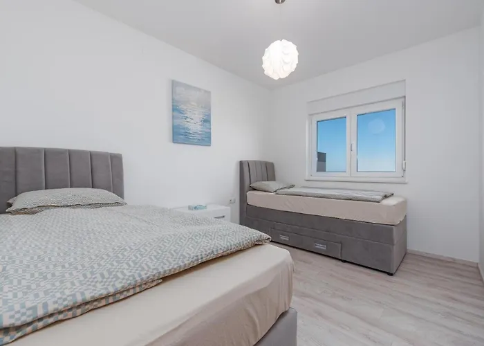 Apartment Awesome In With Wifi Povljana